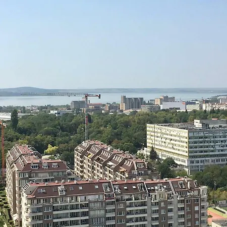 Лазурный Берег Apartment *